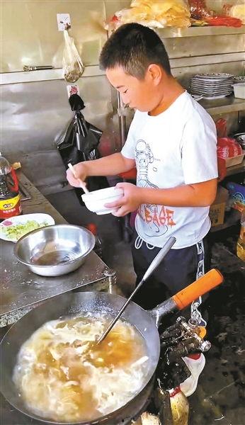 小孩炒菜视频,萌娃炒菜视频集锦